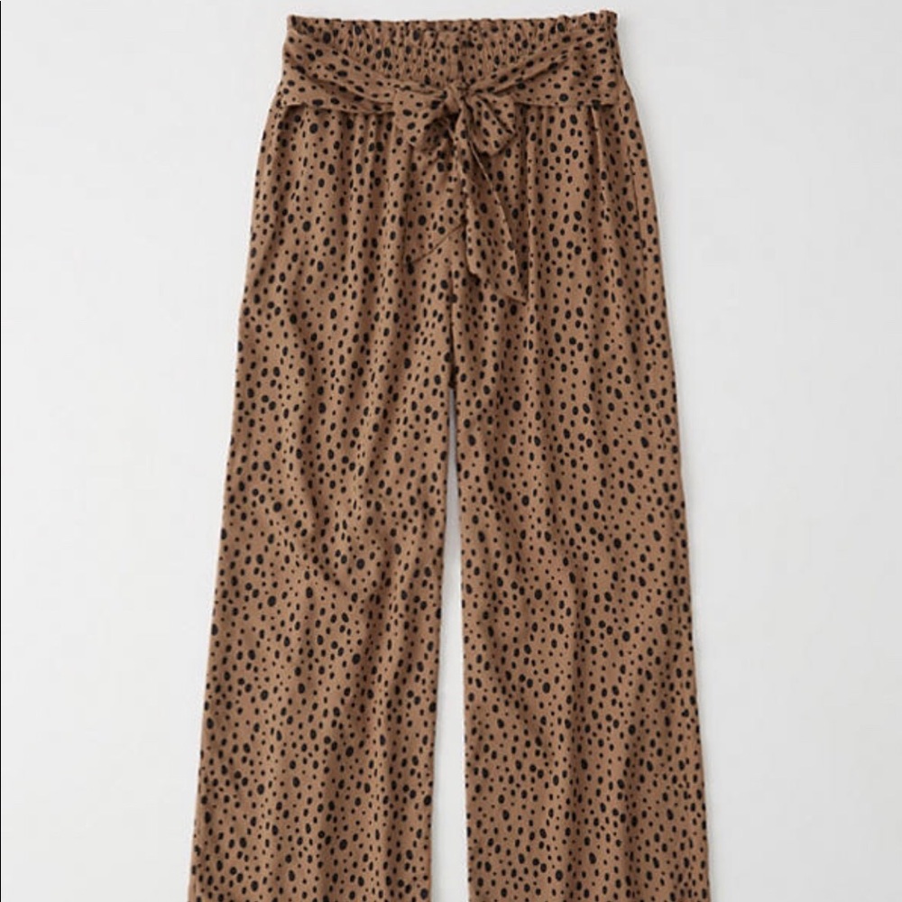 Brown dot belted wide-leg pants